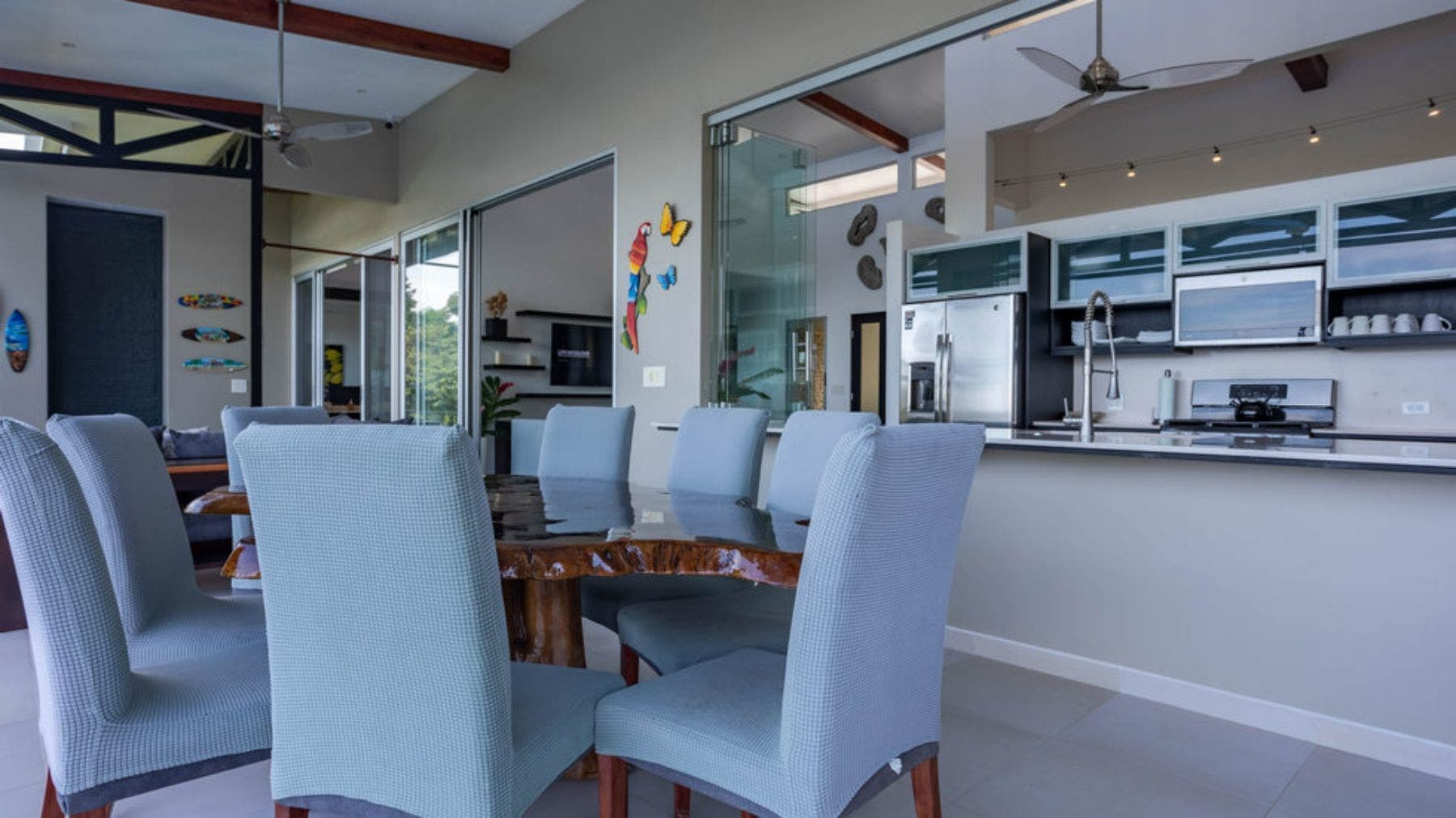 Luxury Four Bedroom Villa with Guest House — photo 15 of 19