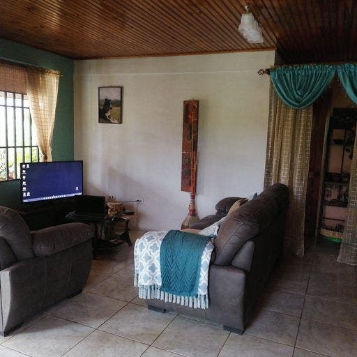 3 BR Mountain house, Minutes from town — photo 12 of 15