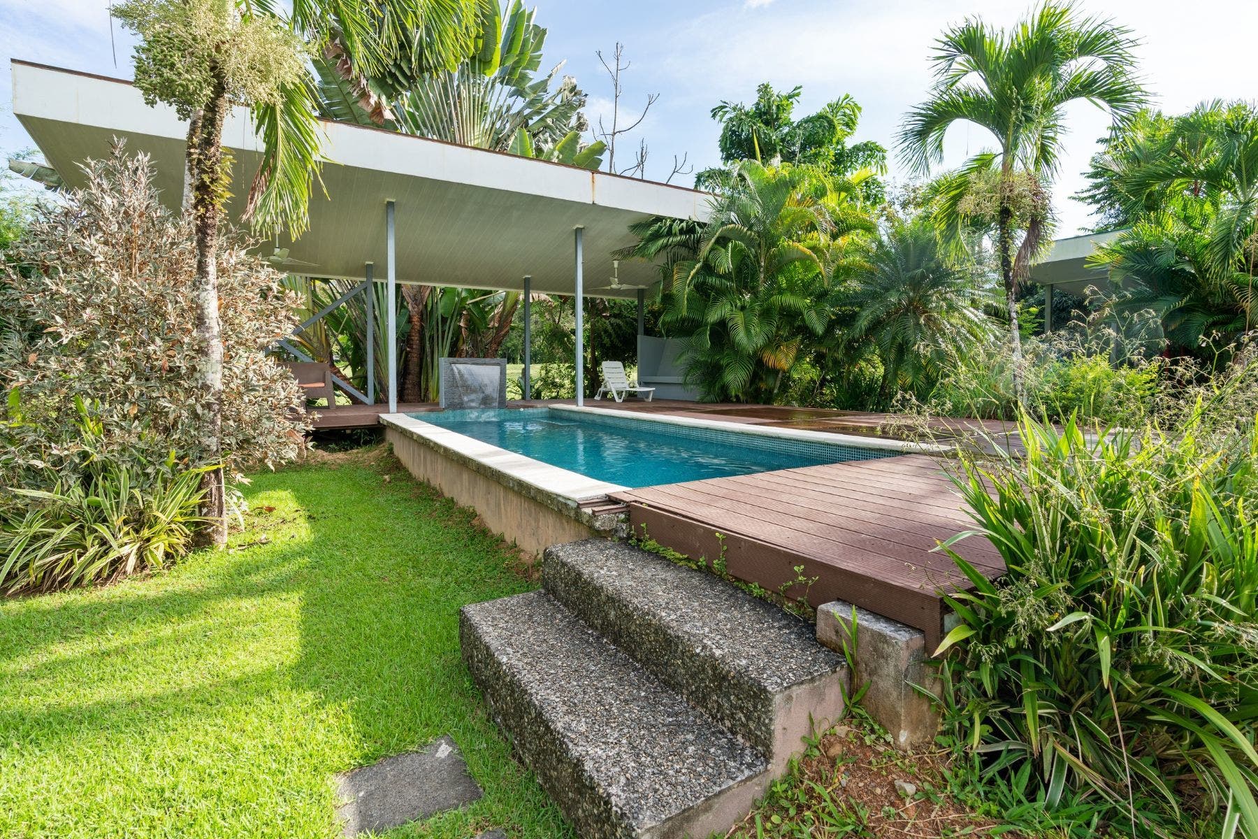 Contemporary 3 Bedroom House in Bahia Ballena — photo 2 of 19