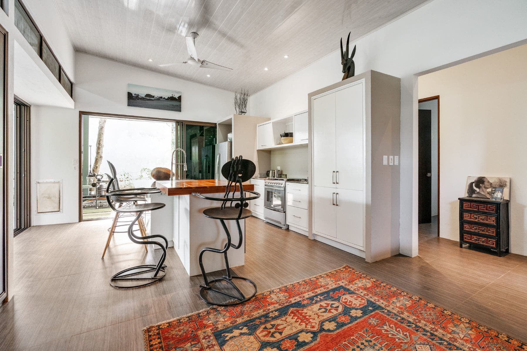 Contemporary 3 Bedroom House in Bahia Ballena — photo 16 of 19