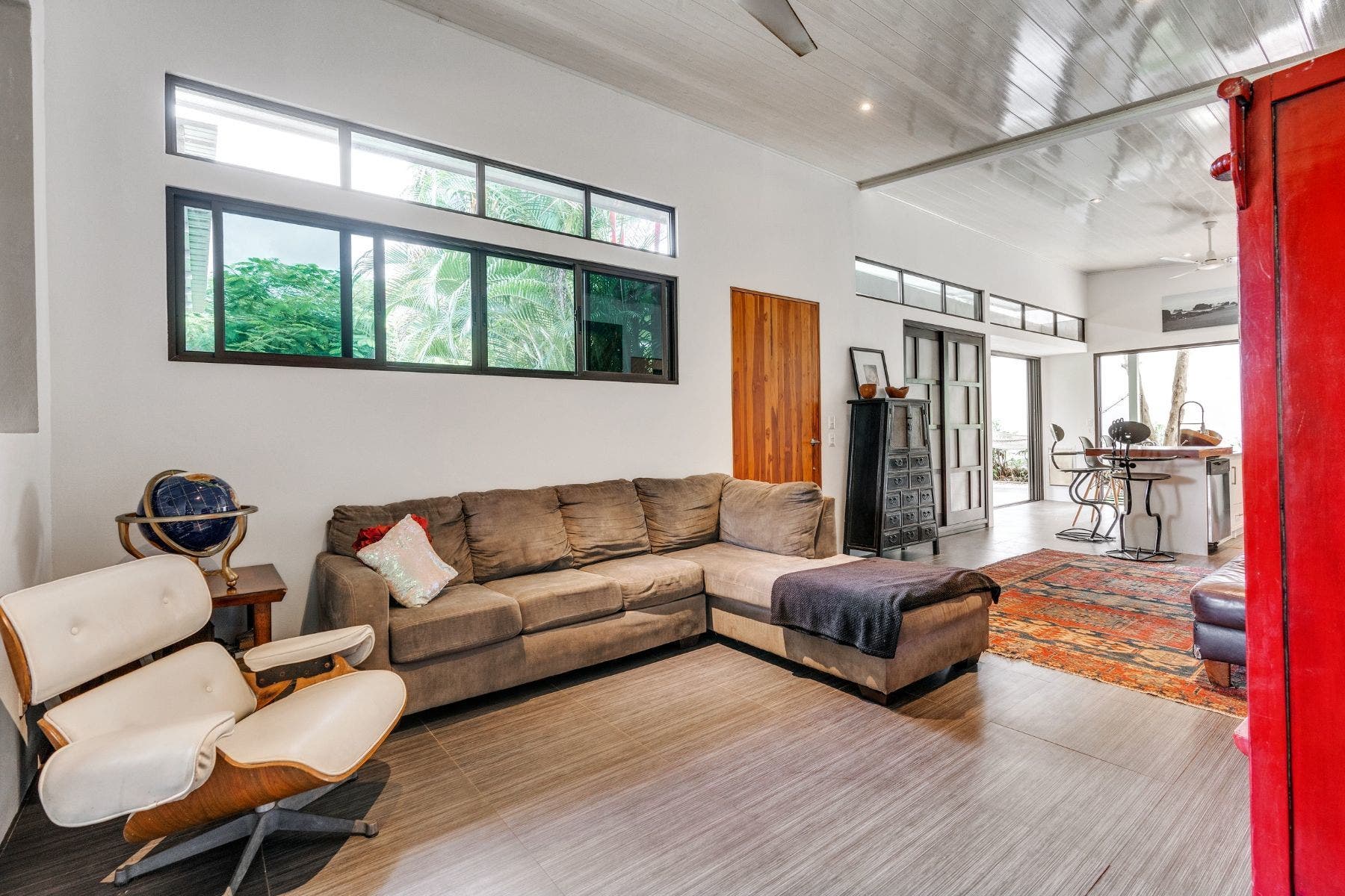 Contemporary 3 Bedroom House in Bahia Ballena — photo 17 of 19