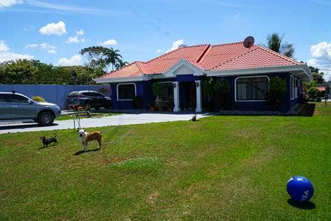 Beautiful 3br 2.5 bath House with Pool, San Isidro del General, Perez Zeledon, San Isidro De El General, Perez Zeledon, San Jose, Costa Rica 11901