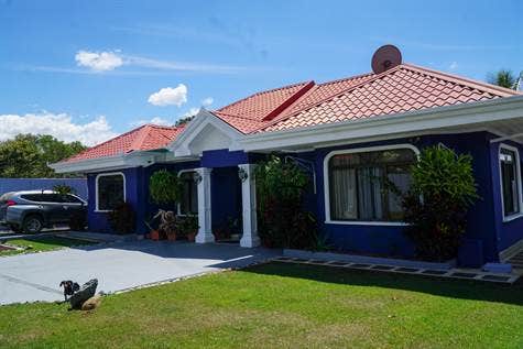 Beautiful 3br 2.5 bath House with Pool — foto 2 de 19