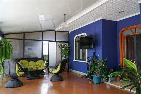Beautiful 3br 2.5 bath House with Pool — foto 10 de 19