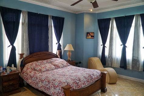 Beautiful 3br 2.5 bath House with Pool — foto 15 de 19