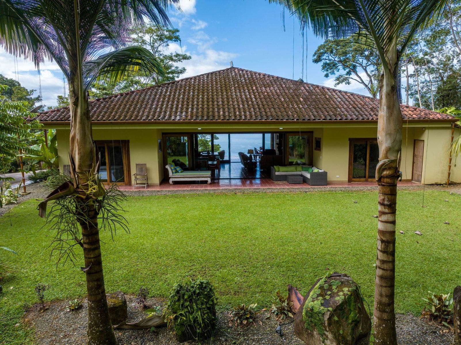 Wonderful Five Bedroom Ocean View Home in Escaleras — photo 9 of 19
