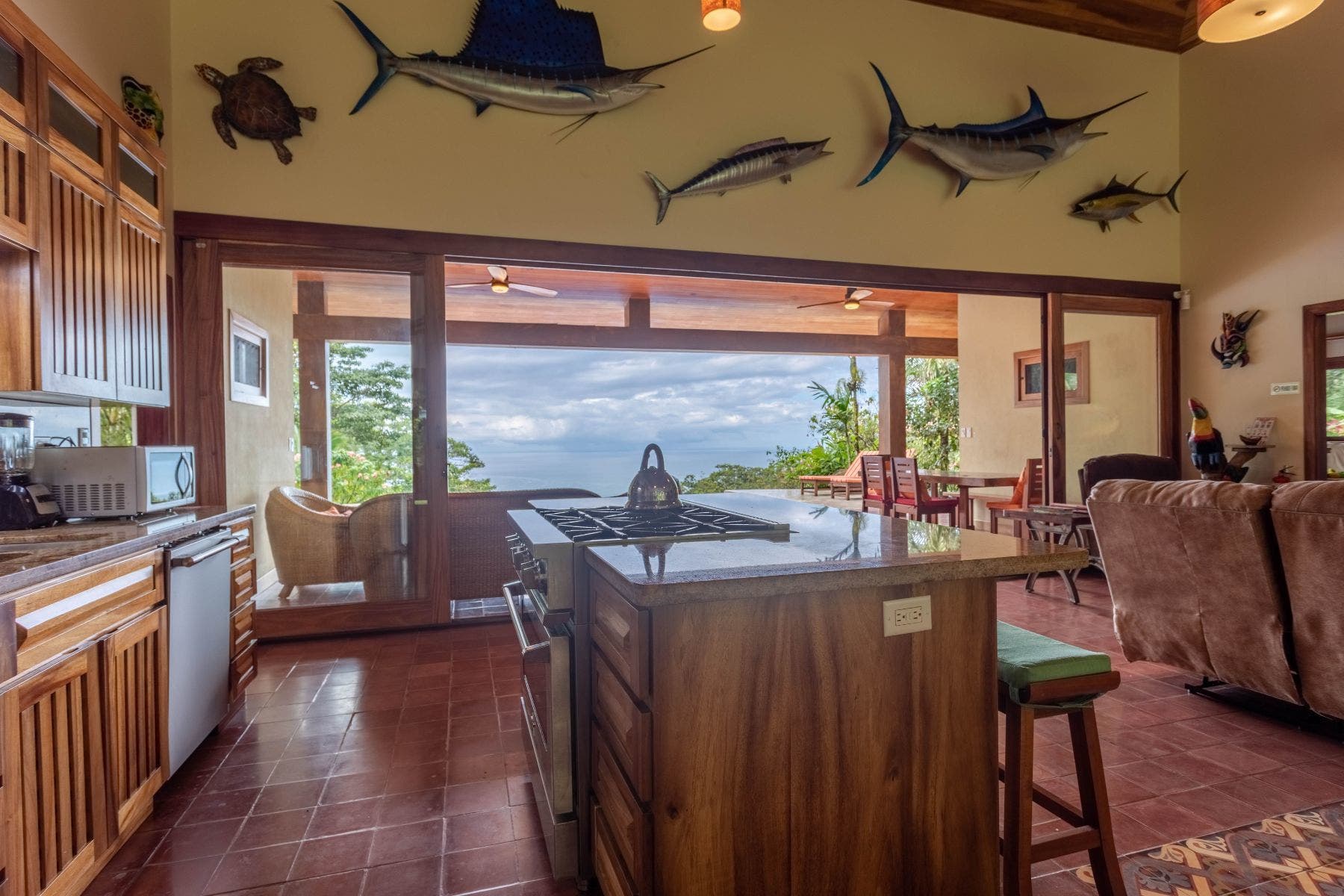 Wonderful Five Bedroom Ocean View Home in Escaleras — photo 14 of 19