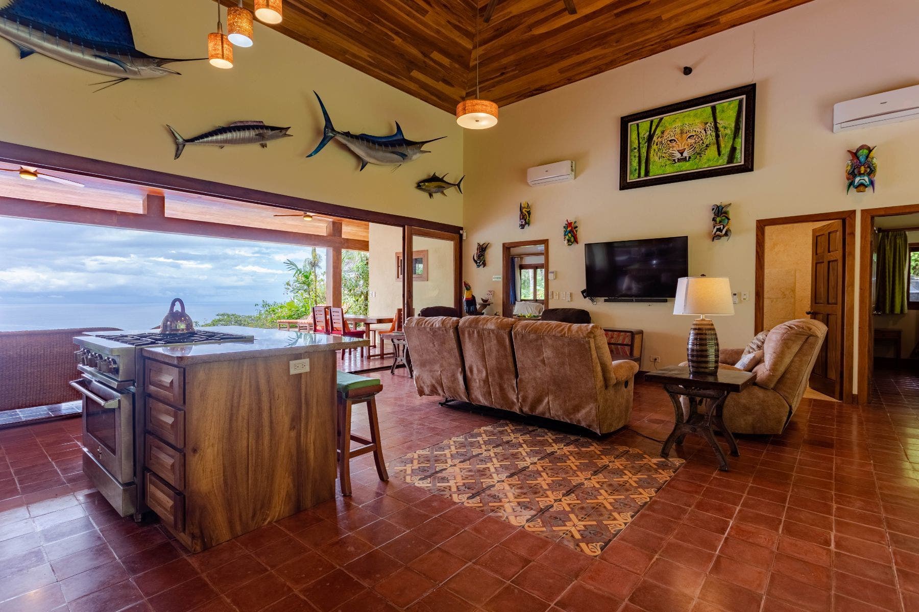 Wonderful Five Bedroom Ocean View Home in Escaleras, Escaleras, Dominical, Bahia Ballena, Osa, Puntarenas, Costa Rica 60504 — photo 3 of 5