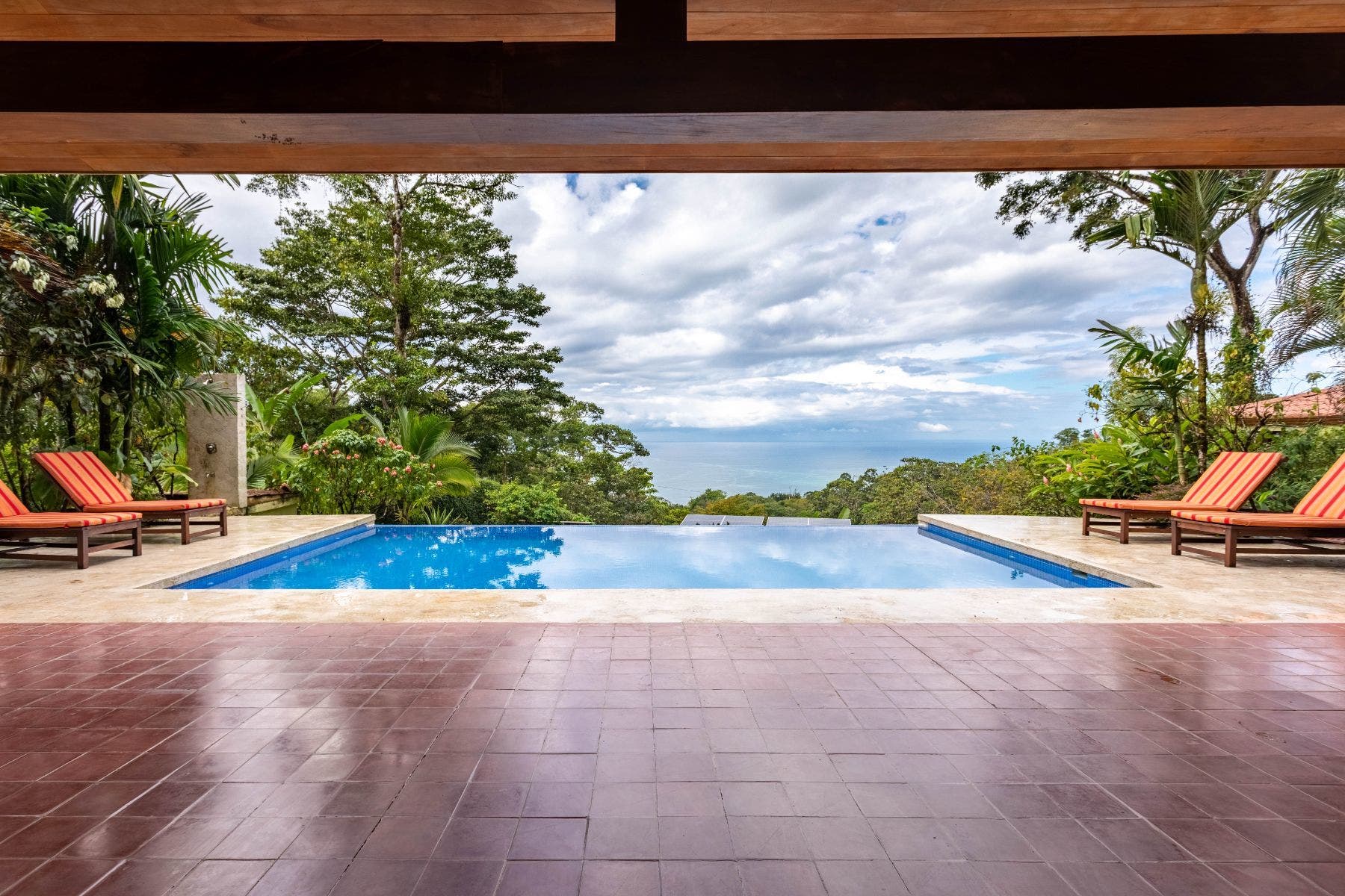 Wonderful Five Bedroom Ocean View Home in Escaleras — photo 10 of 19