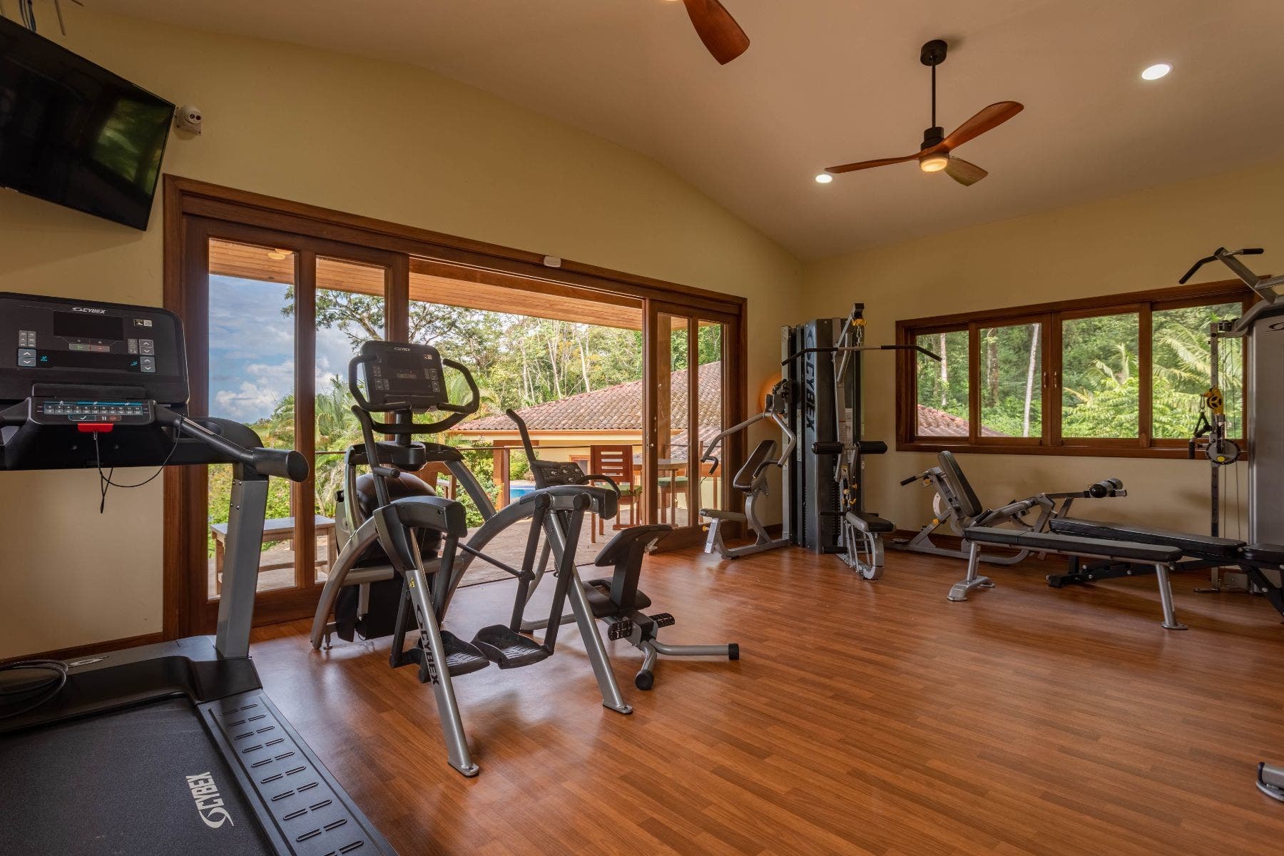 Wonderful Five Bedroom Ocean View Home in Escaleras — photo 17 of 19