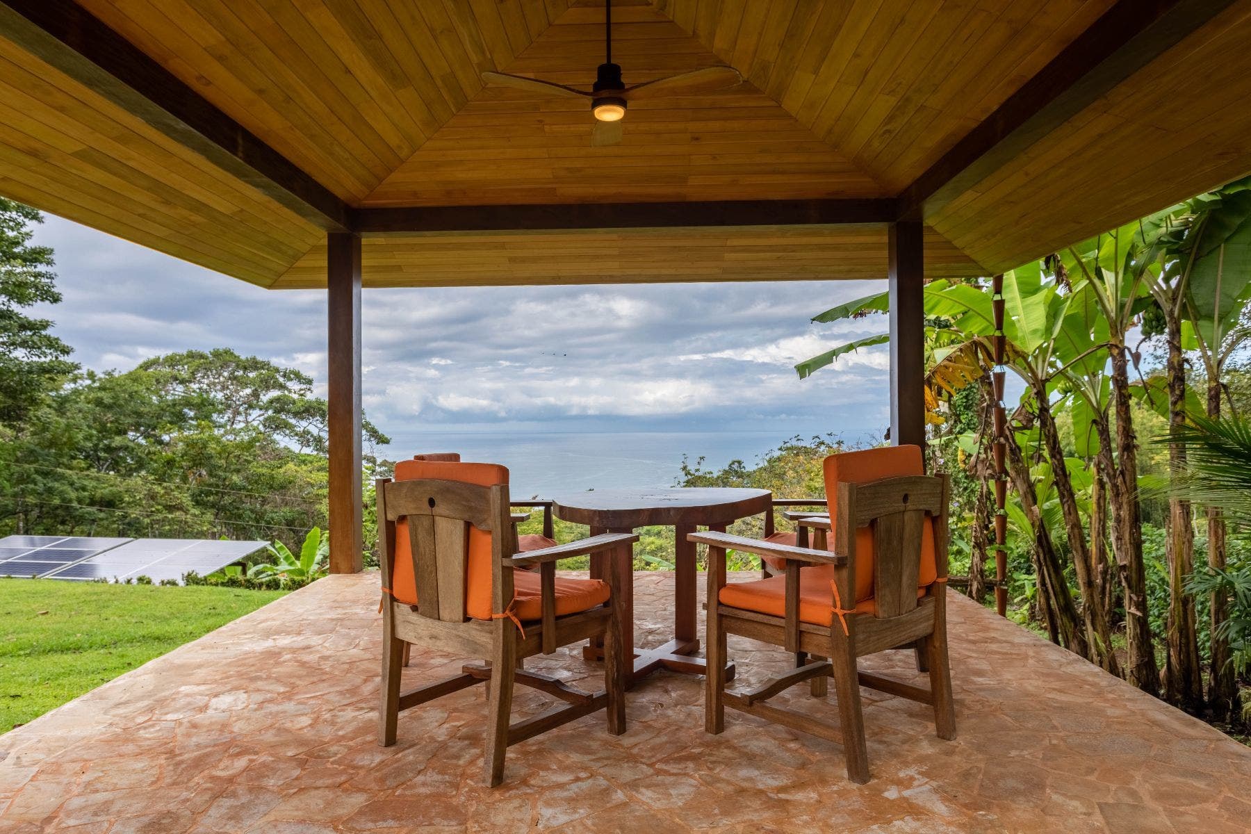Wonderful Five Bedroom Ocean View Home in Escaleras — photo 11 of 19