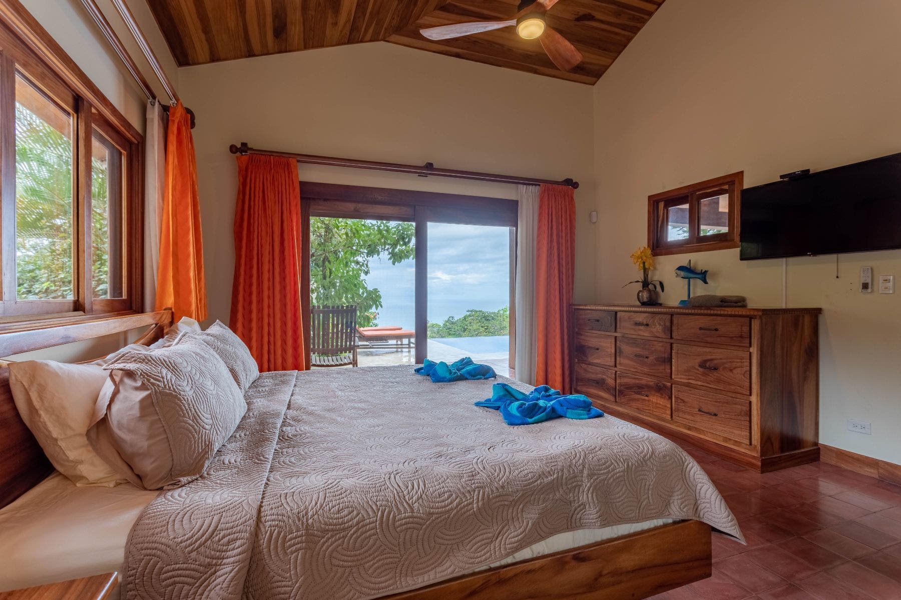Wonderful Five Bedroom Ocean View Home in Escaleras, Escaleras, Dominical, Bahia Ballena, Osa, Puntarenas, Costa Rica 60504 — photo 5 of 5