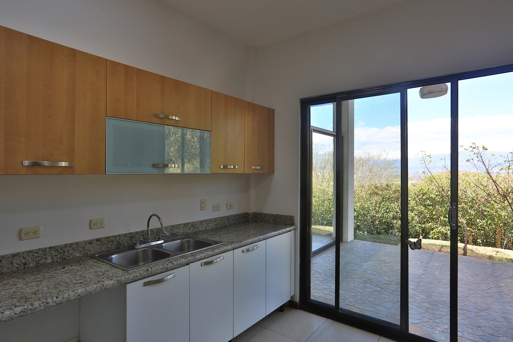 Las Cumbres Spacious Family Home With Fantastic Views — photo 6 of 19