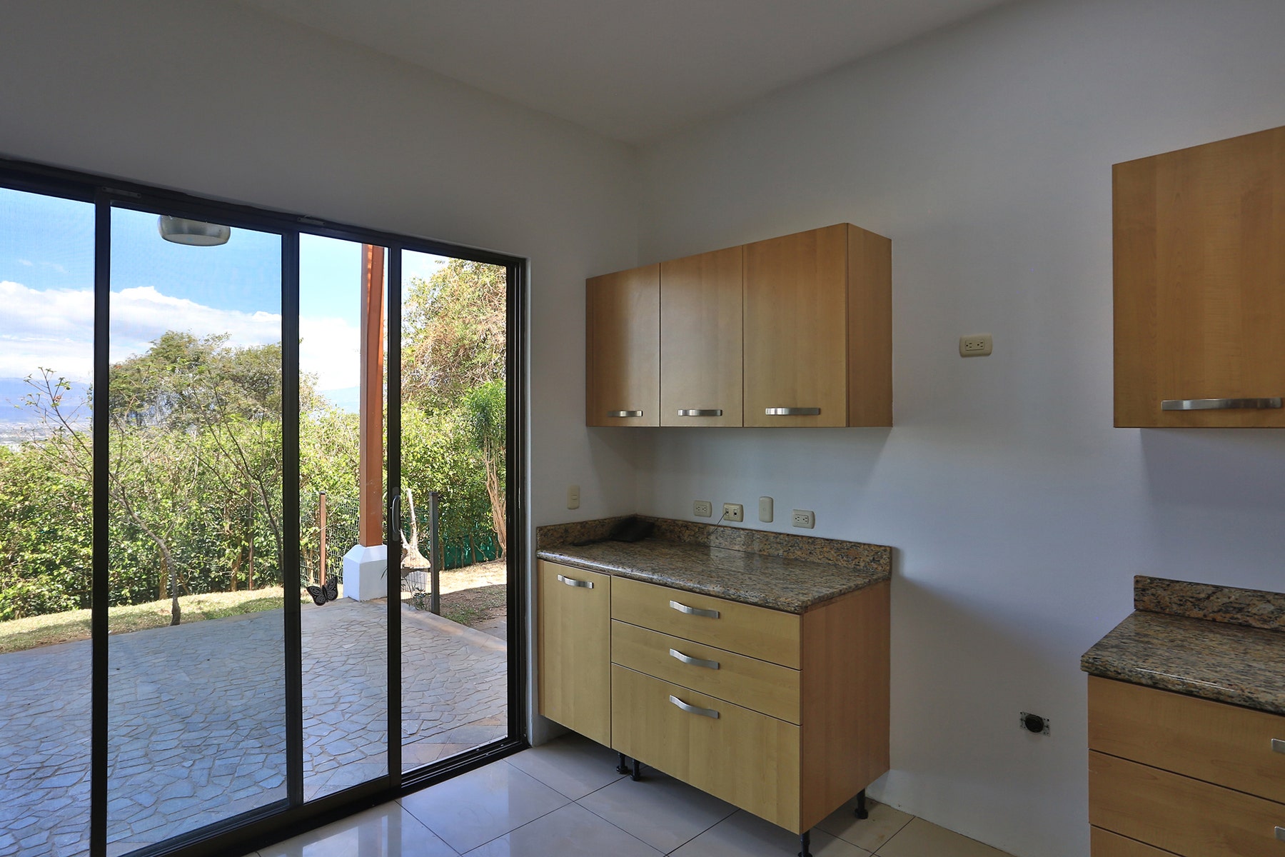 Las Cumbres Spacious Family Home With Fantastic Views — photo 7 of 19