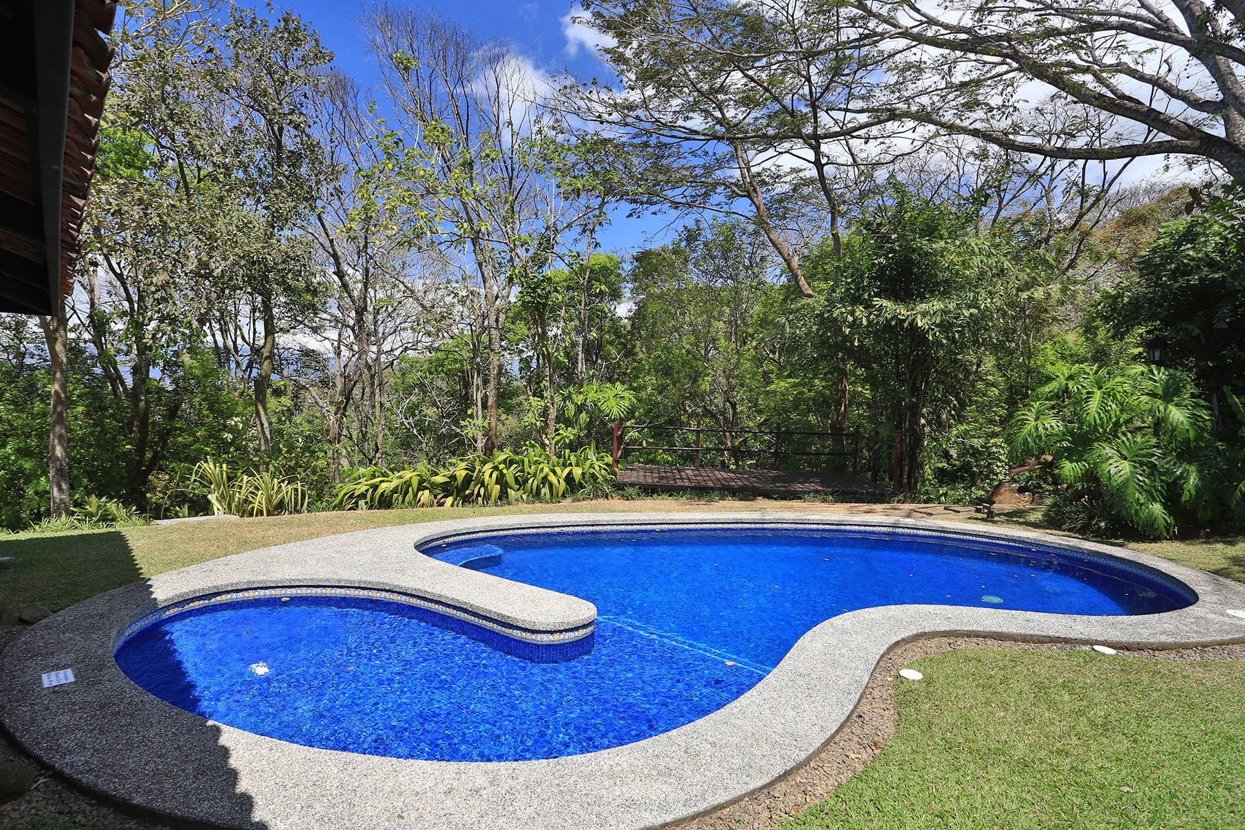 Las Cumbres Spacious Family Home With Fantastic Views — photo 19 of 19