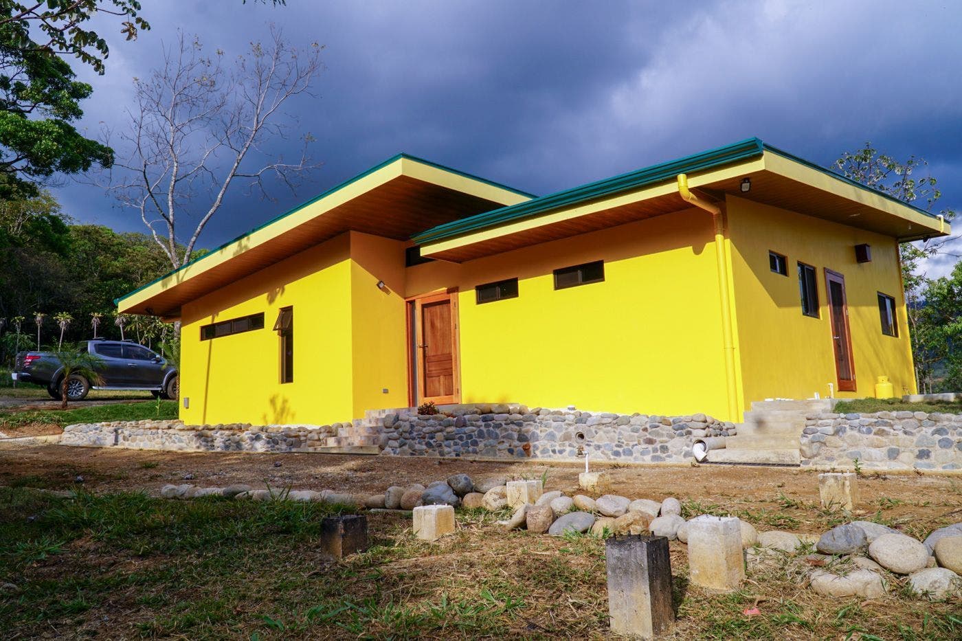 Modern New River View House on 6 Acres — photo 2 of 19