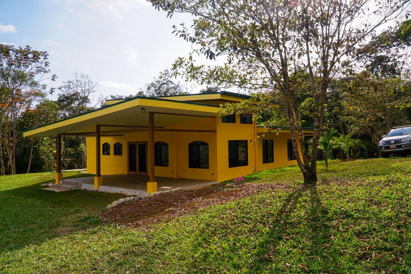 Modern New River View House on 6 Acres — photo 3 of 19