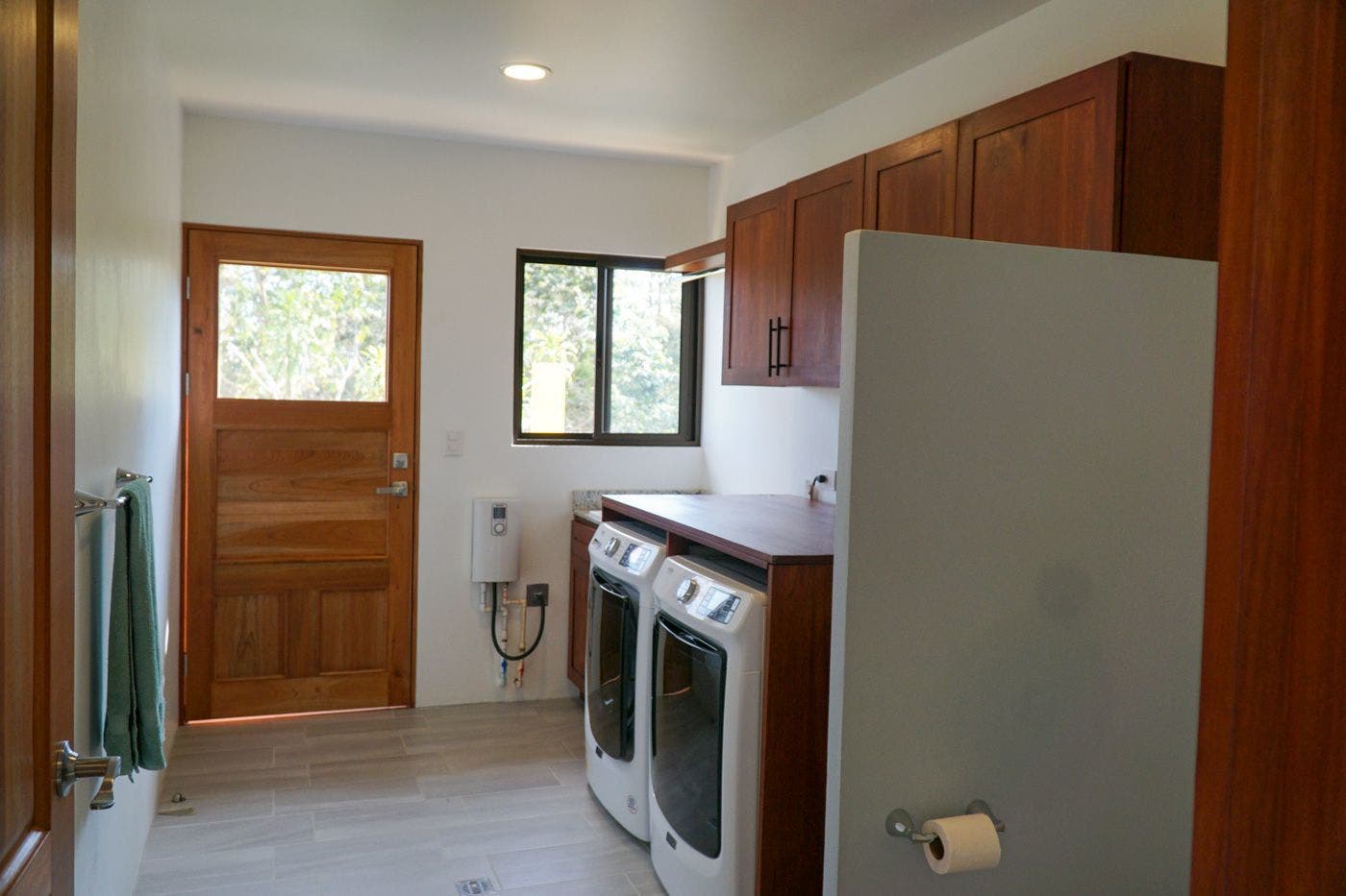 Modern New River View House on 6 Acres — photo 11 of 19