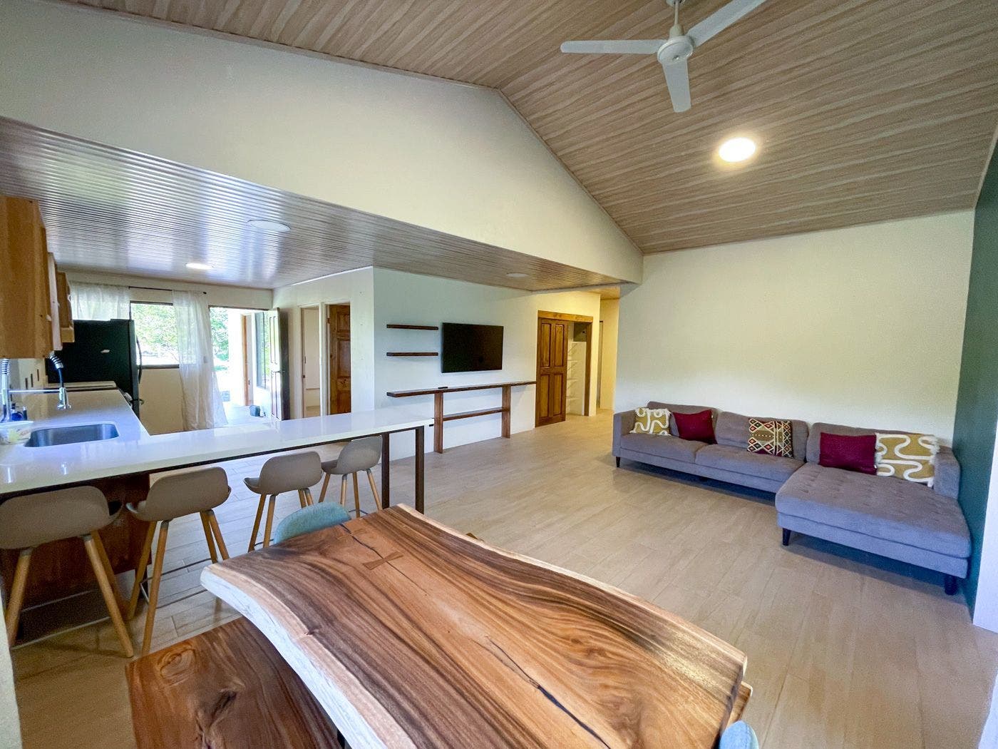 Big 7 BR Country House on 4 Acres — photo 8 of 19
