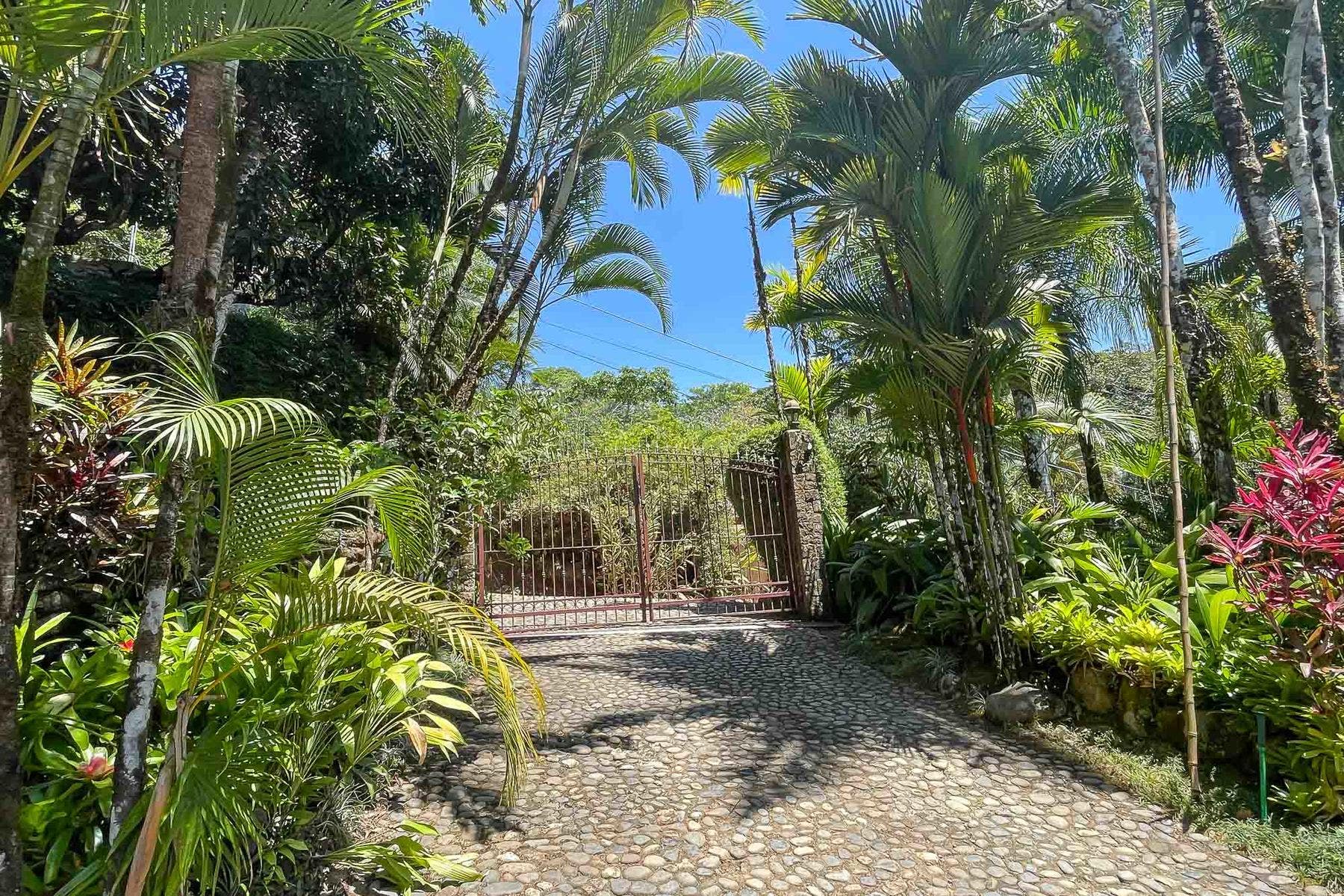 Villas Los Jardines Two 3 bedroom homes each with pool — photo 16 of 19
