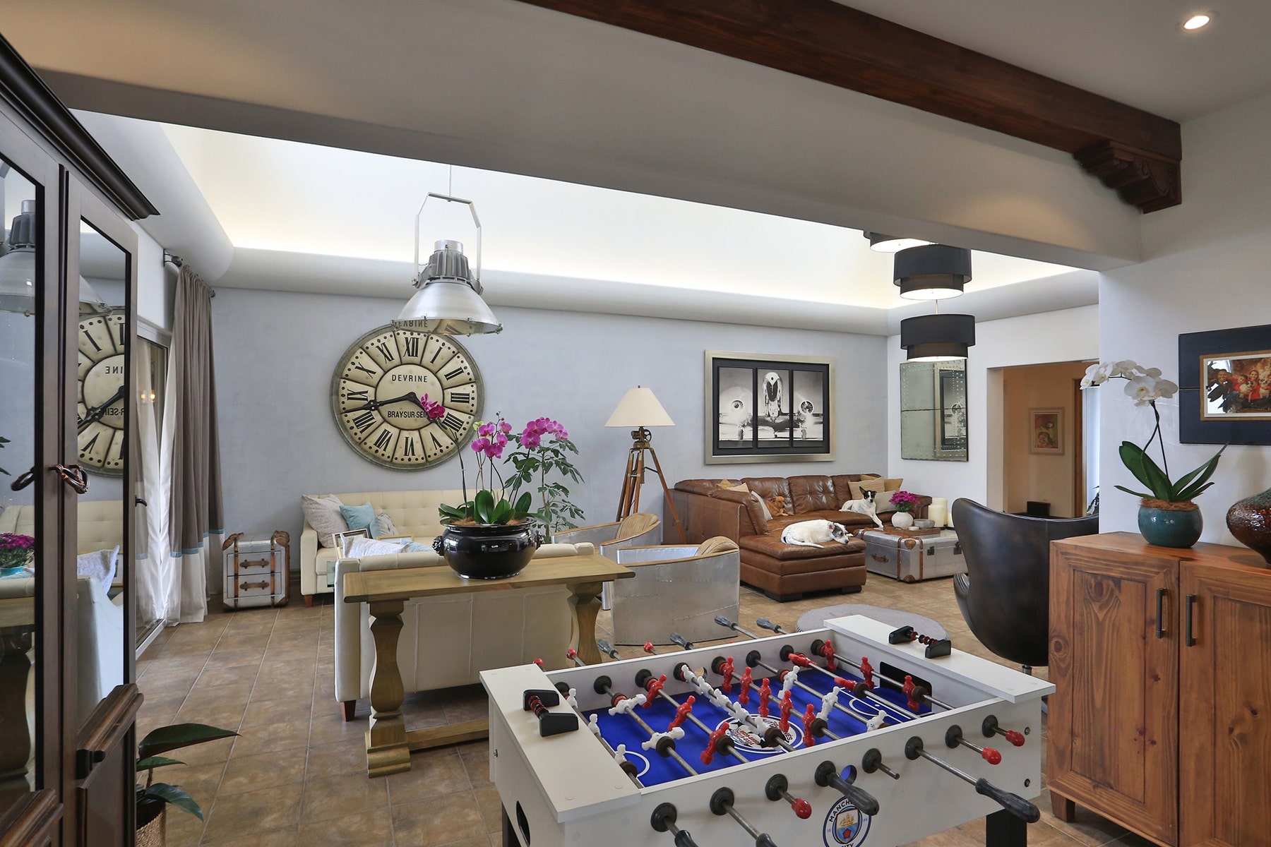 Hacienda Real Single Level Family Home — photo 10 of 19