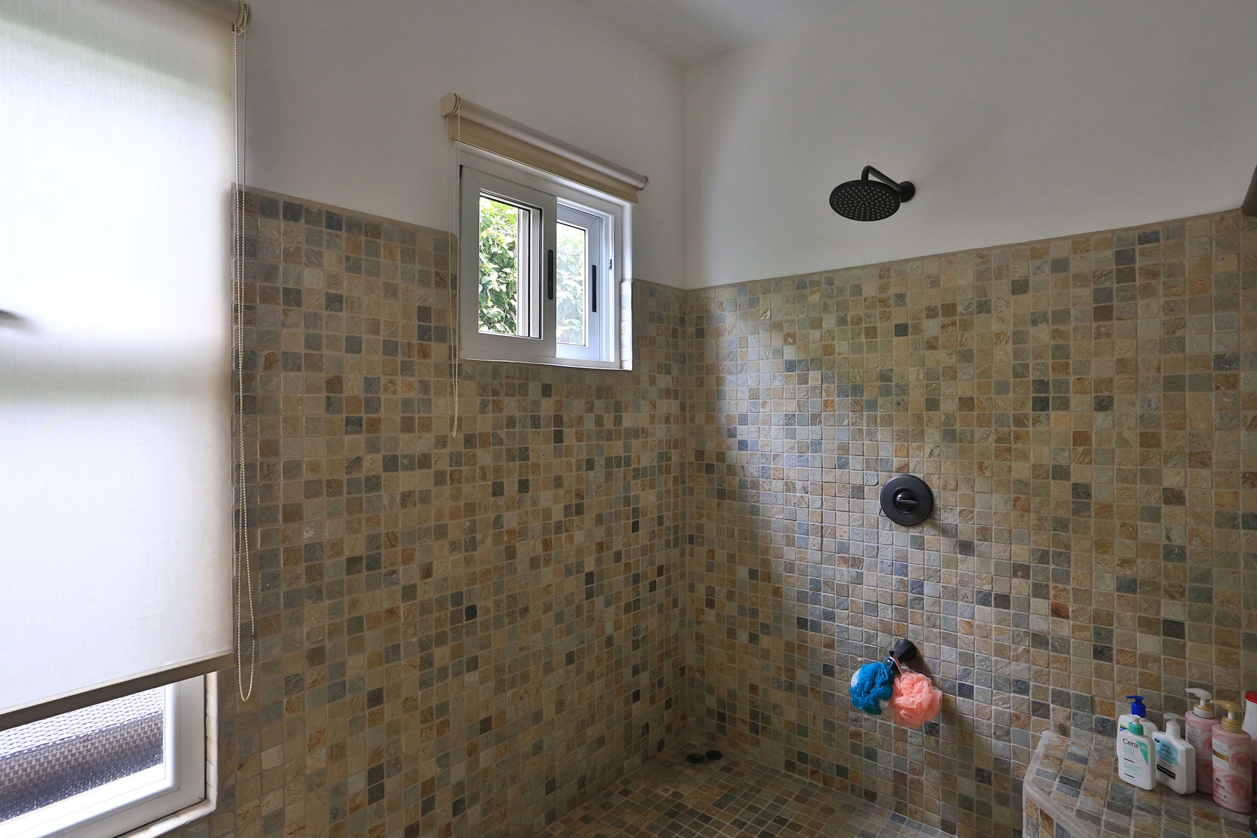 Hacienda Real Single Level Family Home — photo 15 of 19