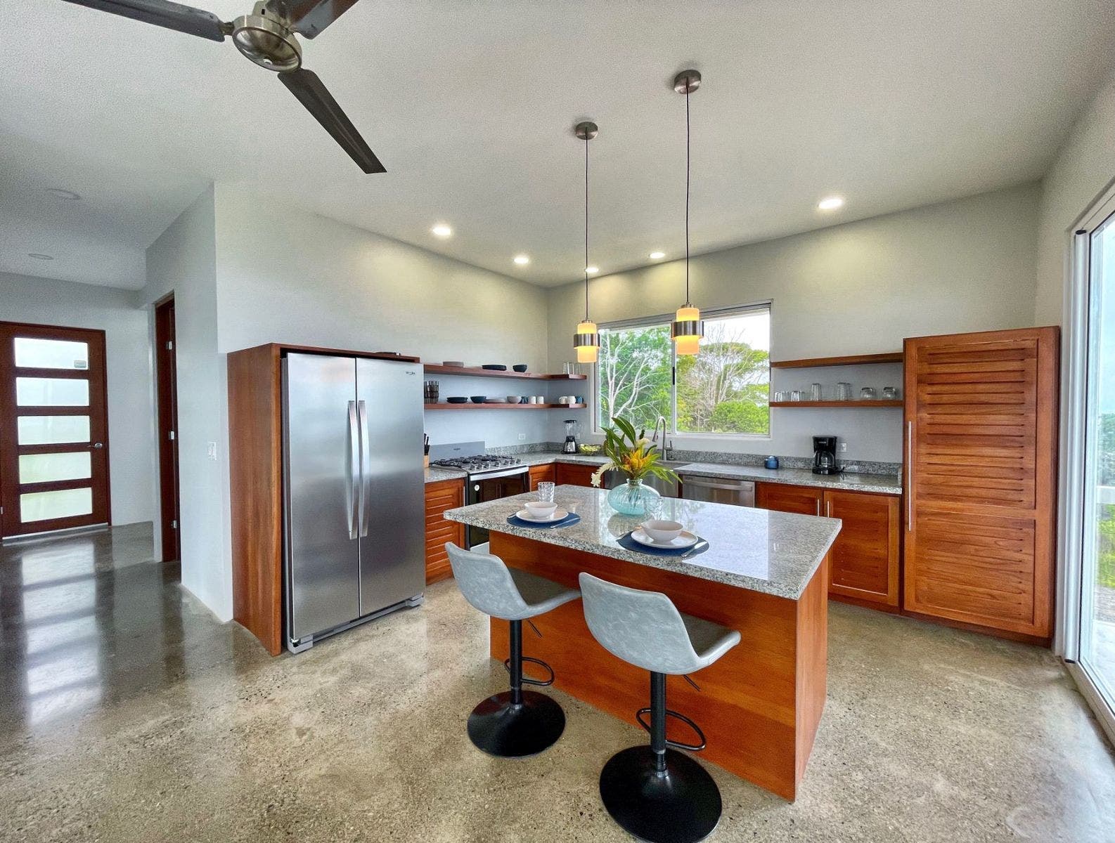 Brand New Three Storey Home With Stunning Ocean View — photo 4 of 19