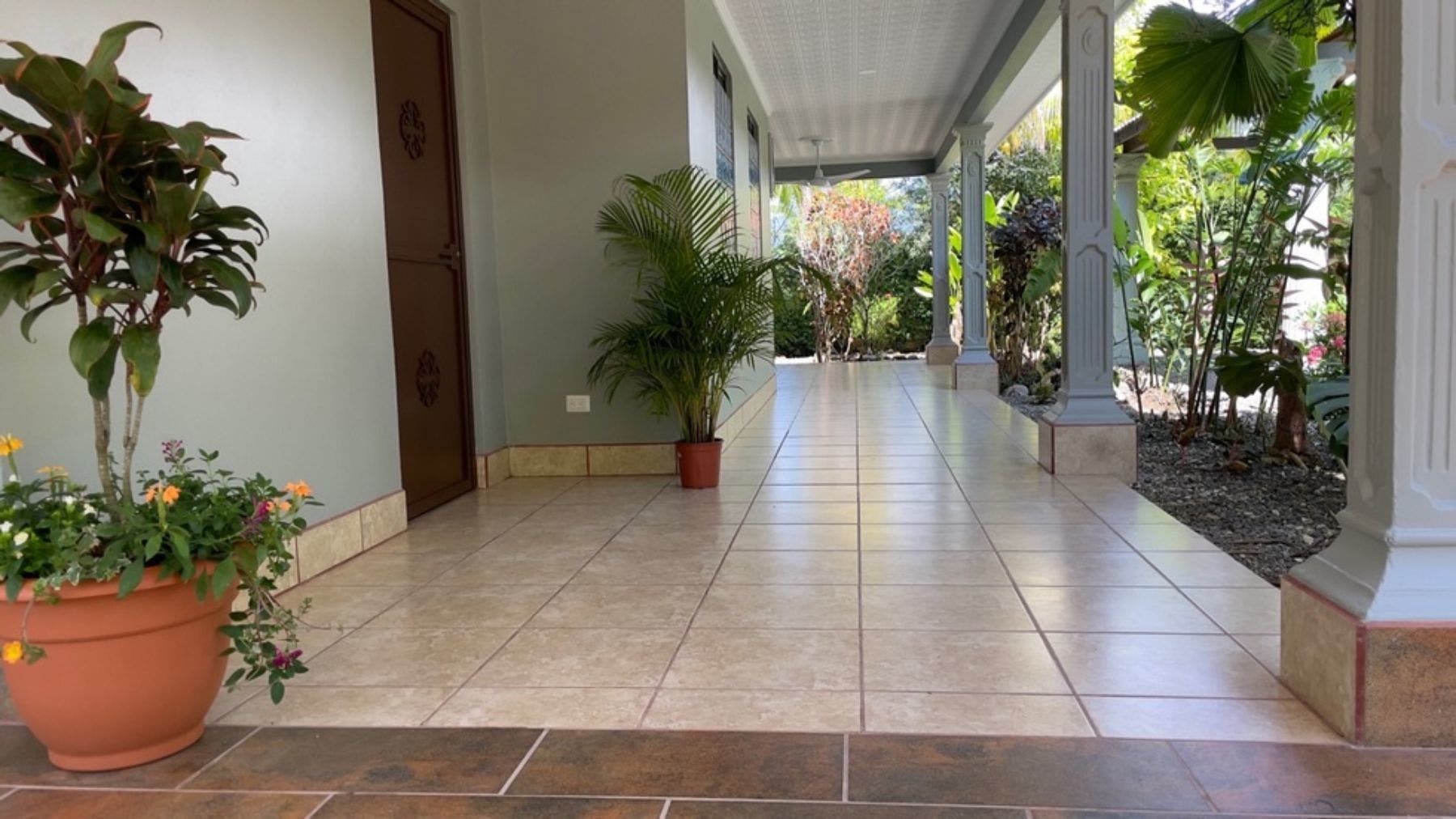 Two bedroom Home Walking Distance to the Beach — photo 9 of 19