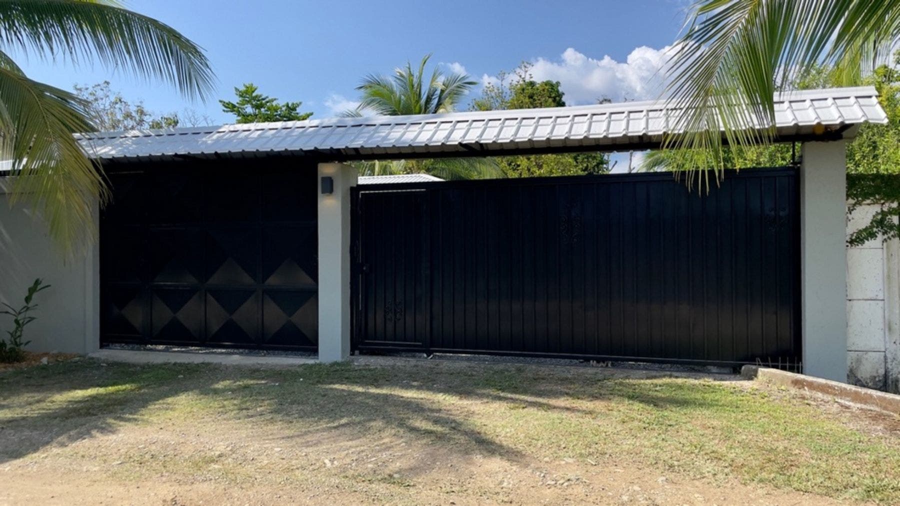 Two bedroom Home Walking Distance to the Beach — photo 12 of 19
