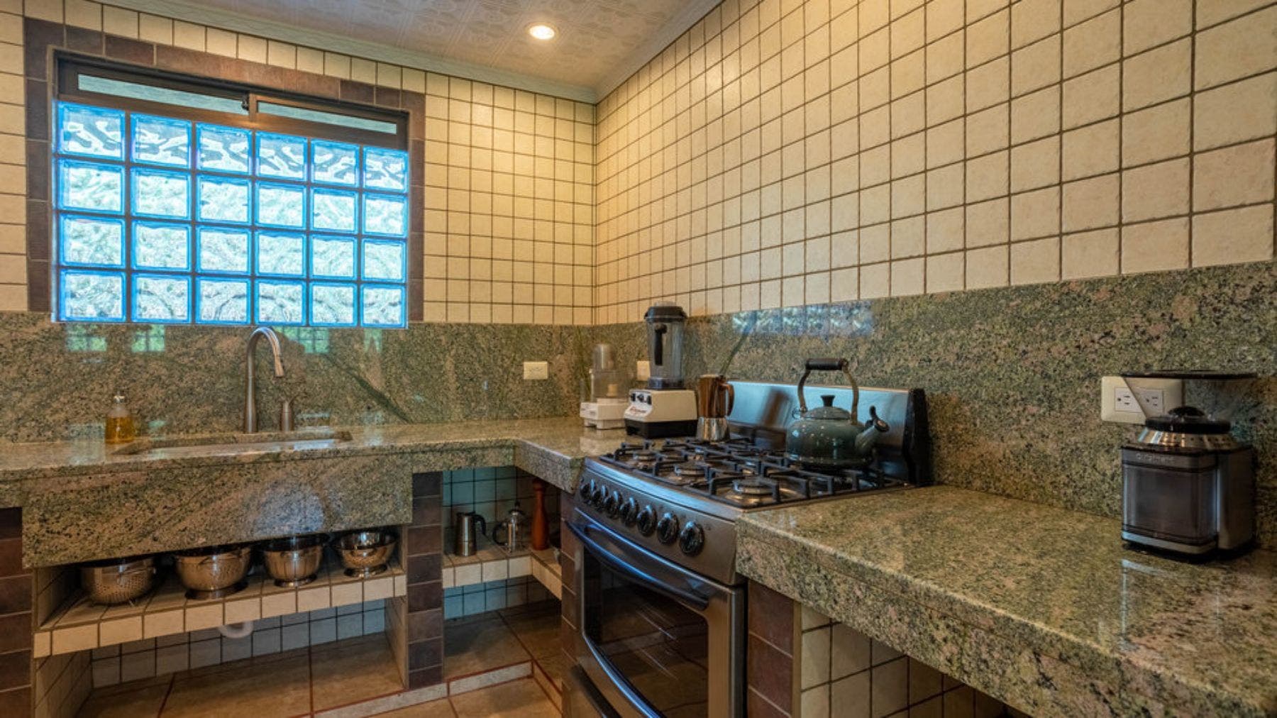 Two bedroom Home Walking Distance to the Beach — photo 15 of 19