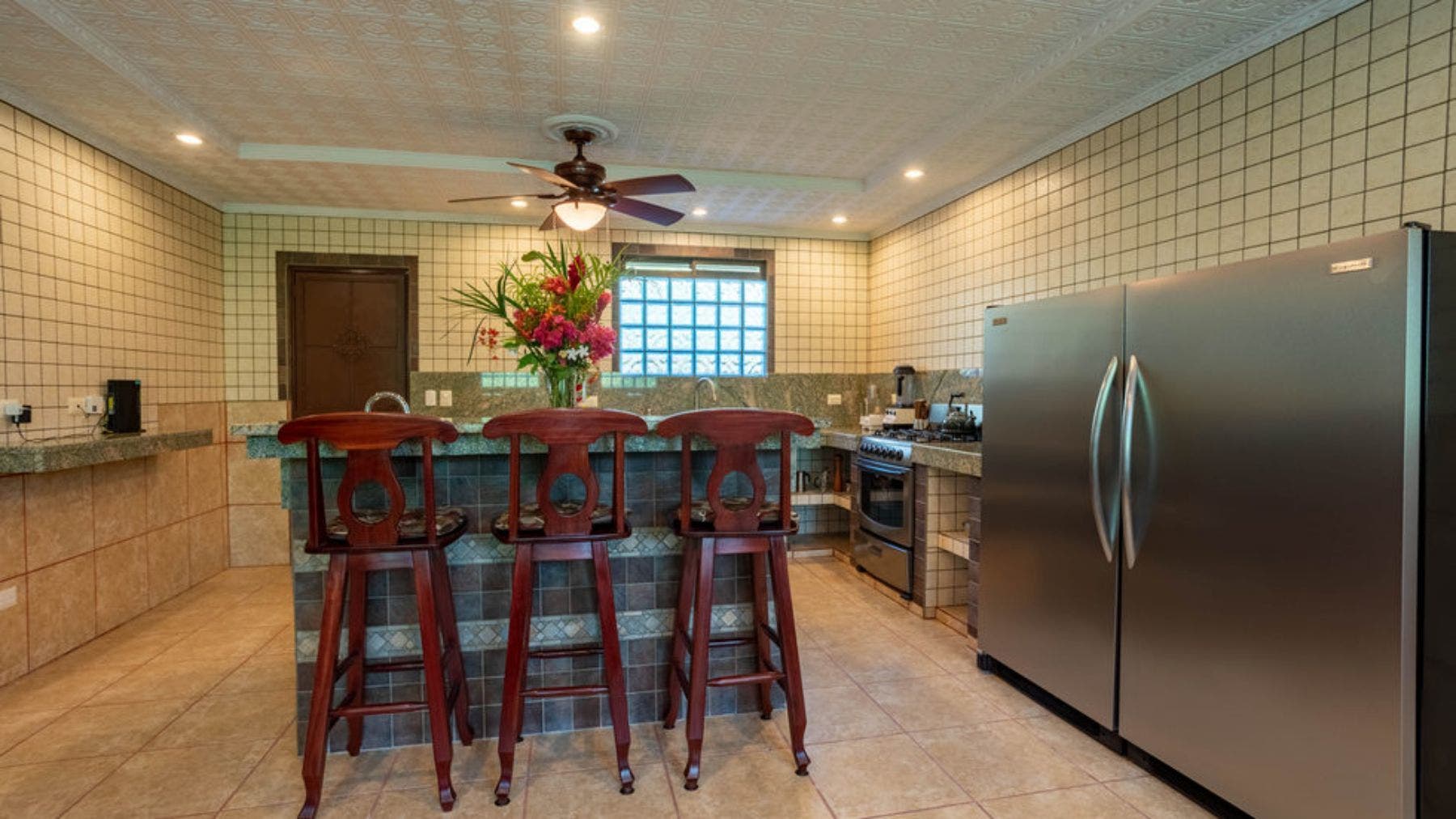 Two bedroom Home Walking Distance to the Beach — photo 16 of 19