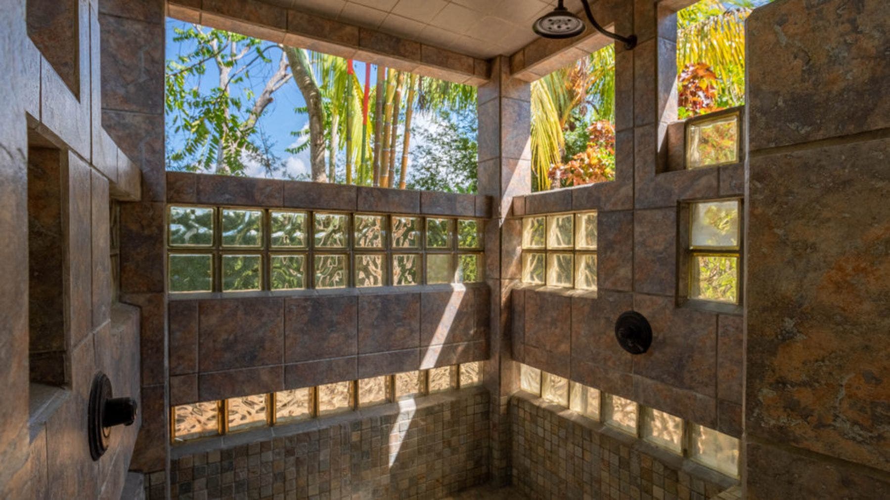 Two bedroom Home Walking Distance to the Beach — photo 8 of 19