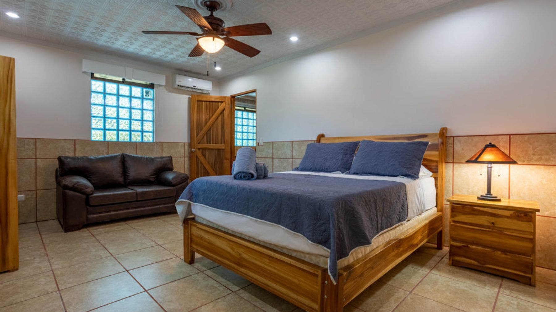 Two bedroom Home Walking Distance to the Beach — photo 7 of 19