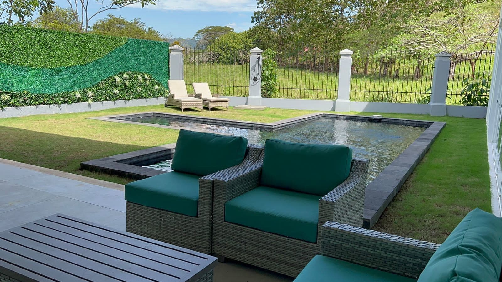 Contemporary Villa with Pool and Jacuzzi modern 4 bed 4 bath luxury home — photo 3 of 15