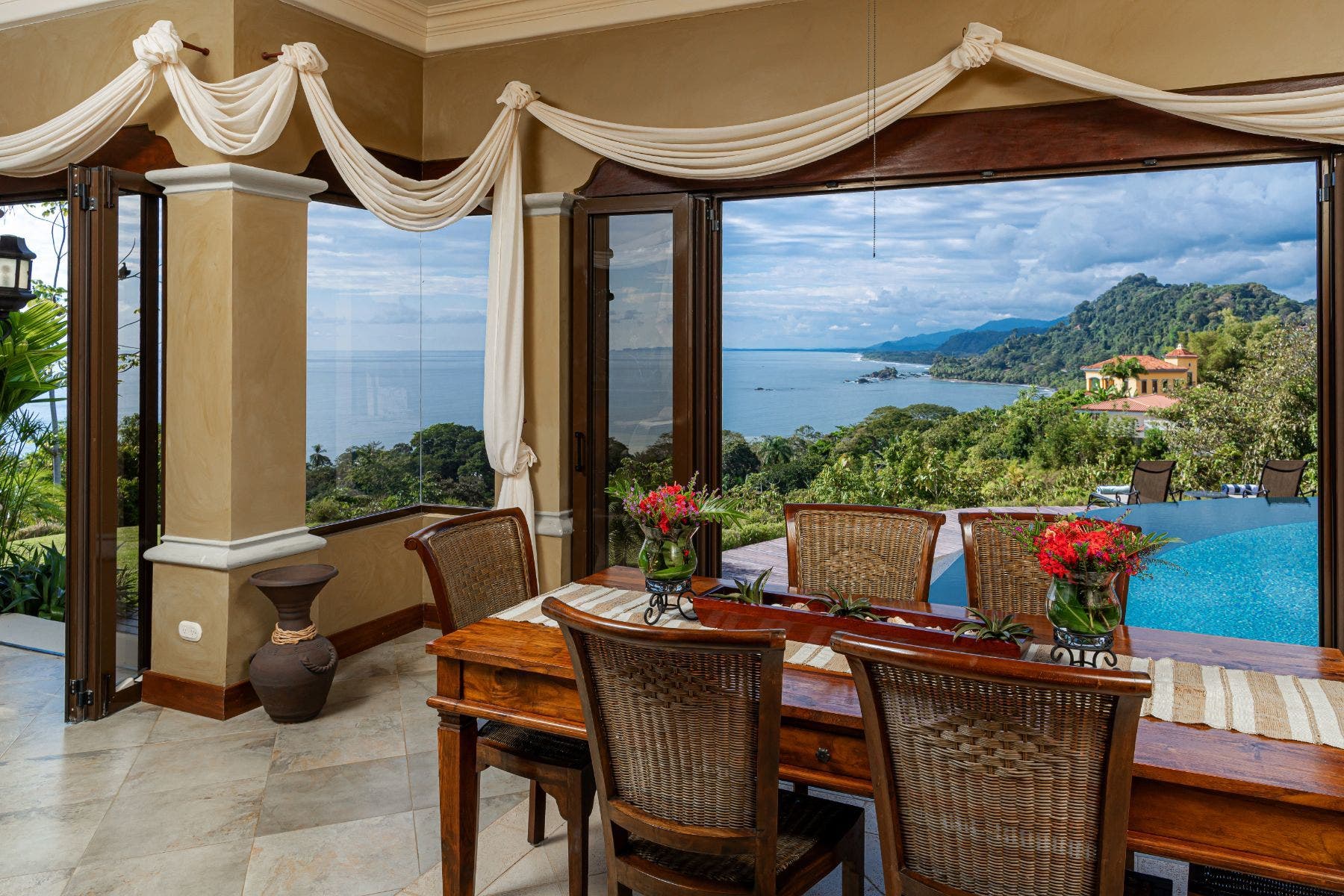 Pacific Dreams Wonderful Ocean View Luxury Villa — photo 8 of 19
