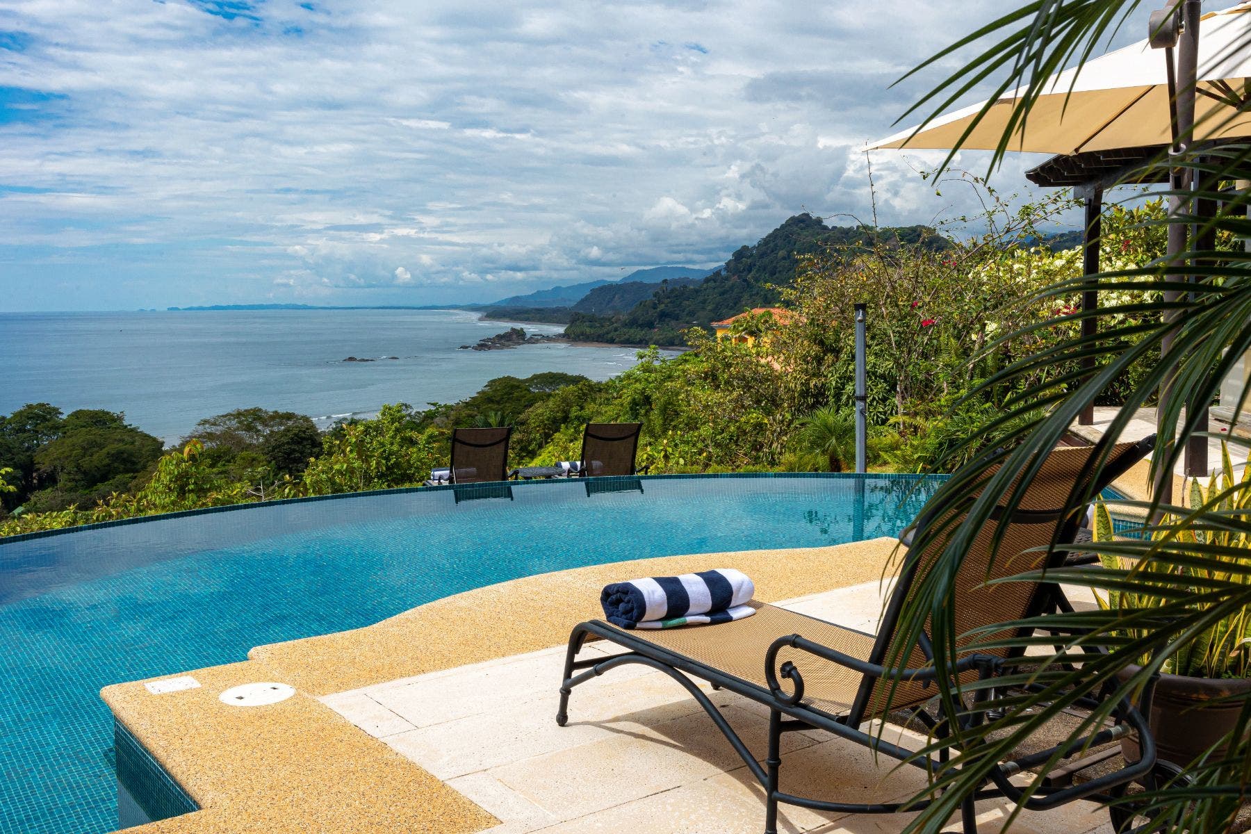 Pacific Dreams Wonderful Ocean View Luxury Villa, Las Olas, Dominical, Bahia Ballena, Osa, Puntarenas, Costa Rica 60504 — photo 2 of 5