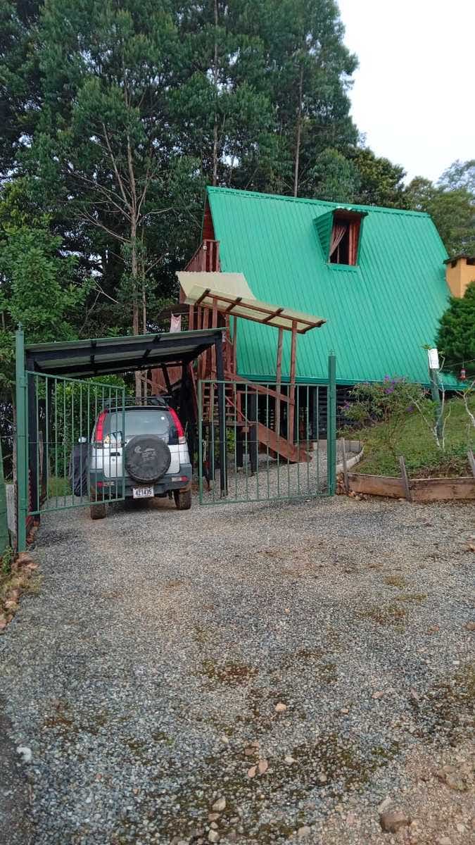 Cozy Mountain Cabin with Beautiful Views — photo 9 of 14