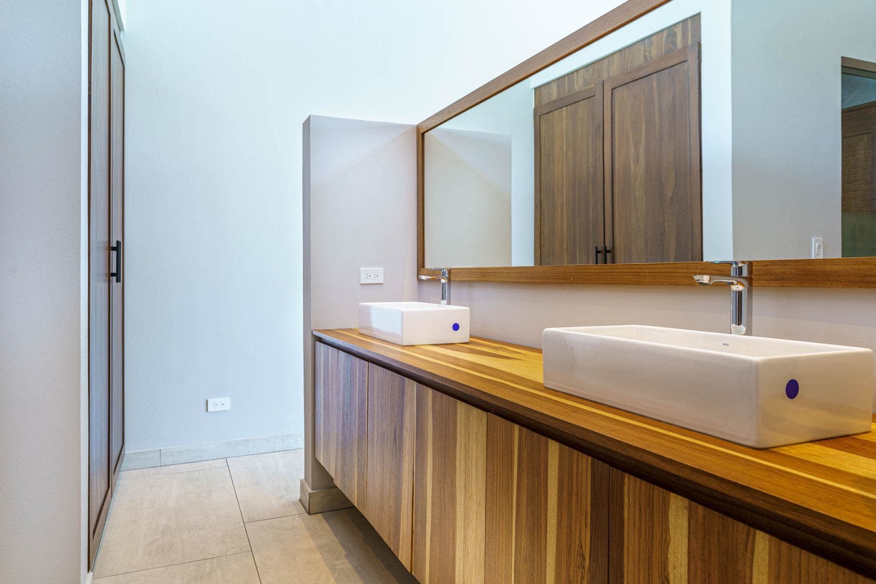 Brand New Contemporary Home in Uvita — photo 8 of 16