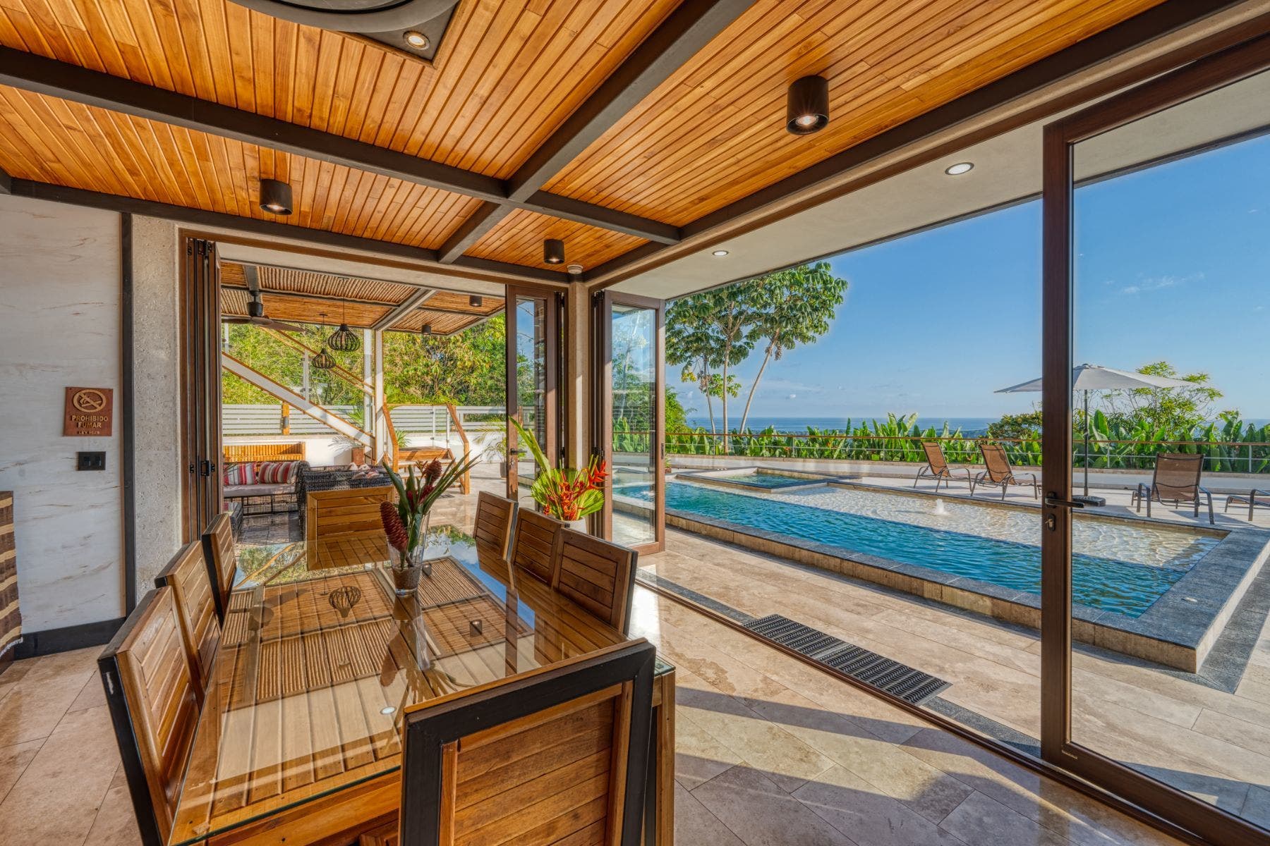 Carabao Luxury Villa — photo 3 of 19