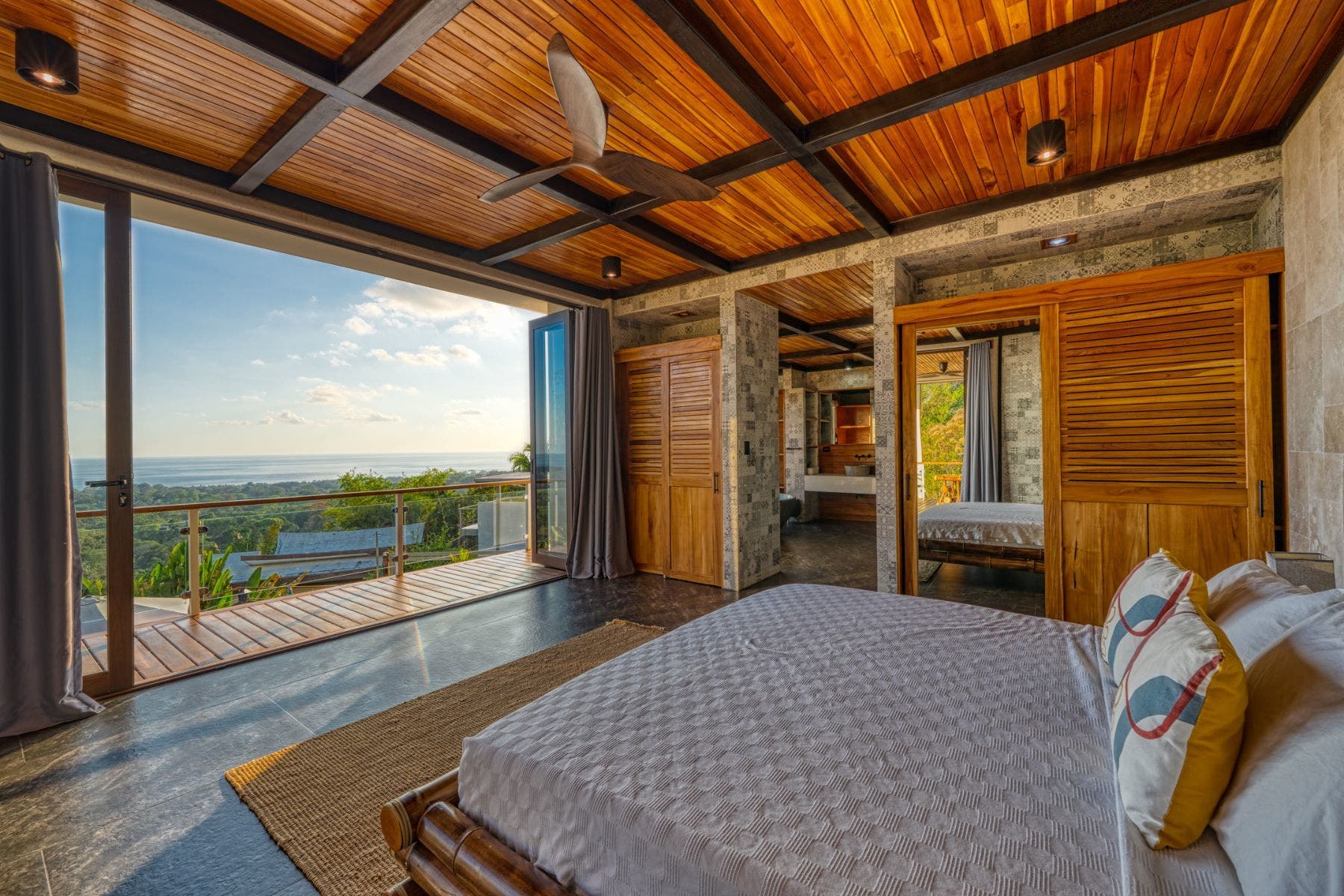 Carabao Luxury Villa — photo 4 of 19