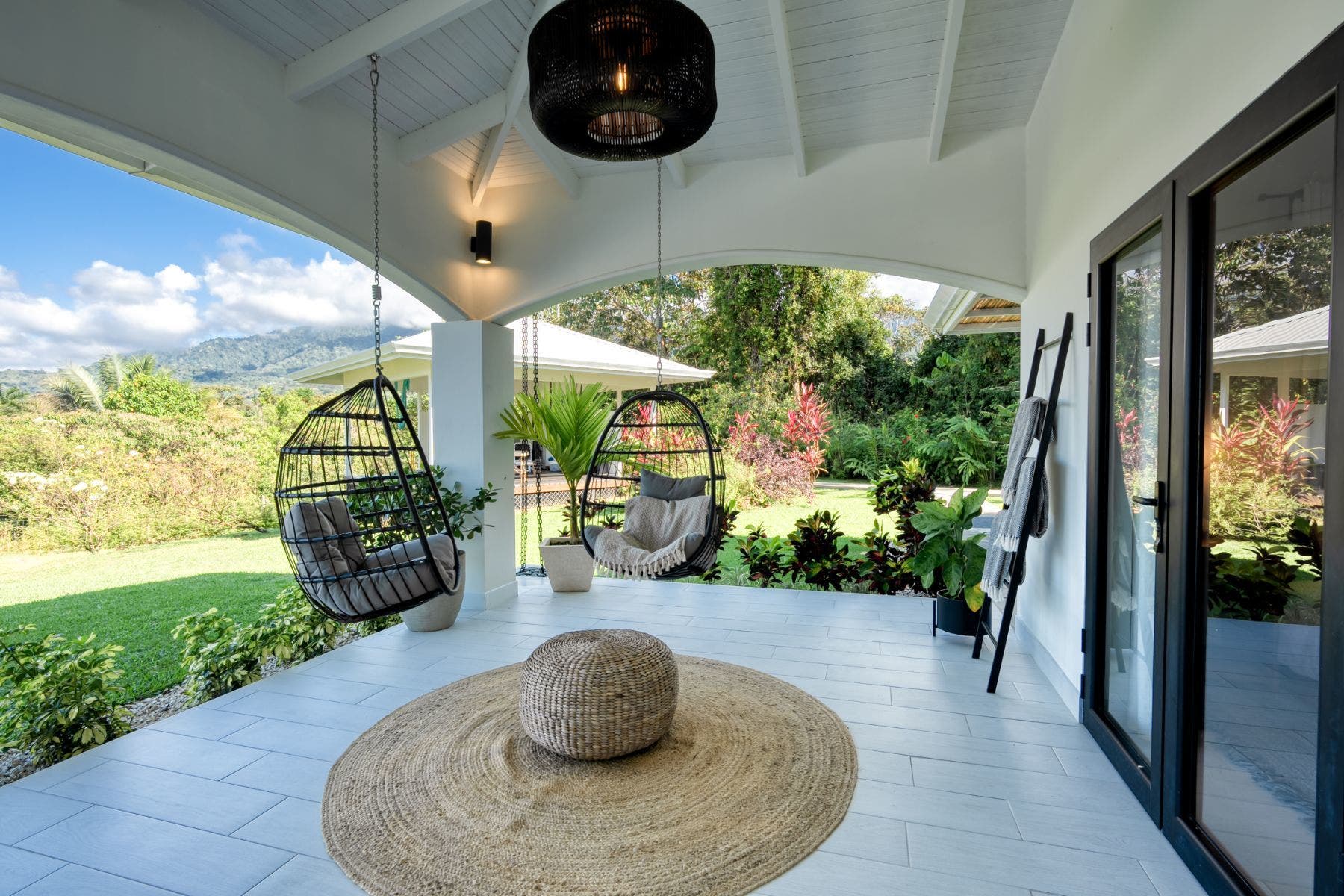Wonderful Luxury Home with Pool in Ojochal — photo 13 of 19