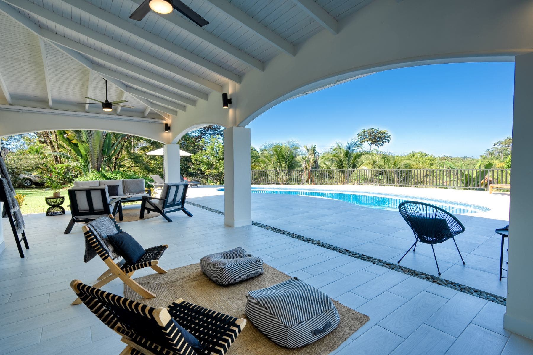 Wonderful Luxury Home with Pool in Ojochal — photo 12 of 19