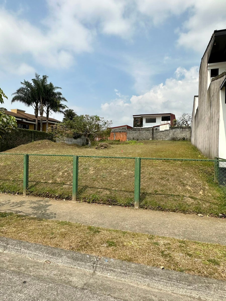 Prados Del Este, Prados Del Este, Granadilla, Curridabat, 513, San Jose, Costa Rica 11801