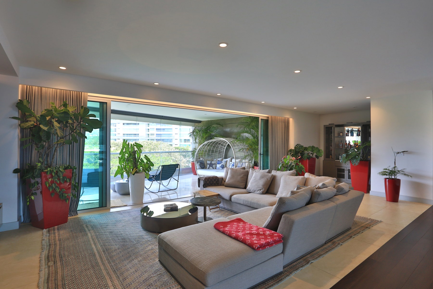State of the Art Central Park Residence — photo 3 of 16