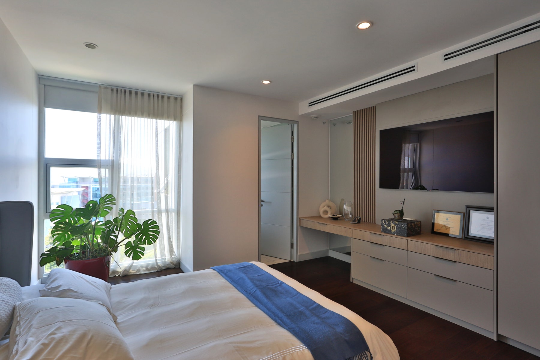 State of the Art Central Park Residence — photo 10 of 16