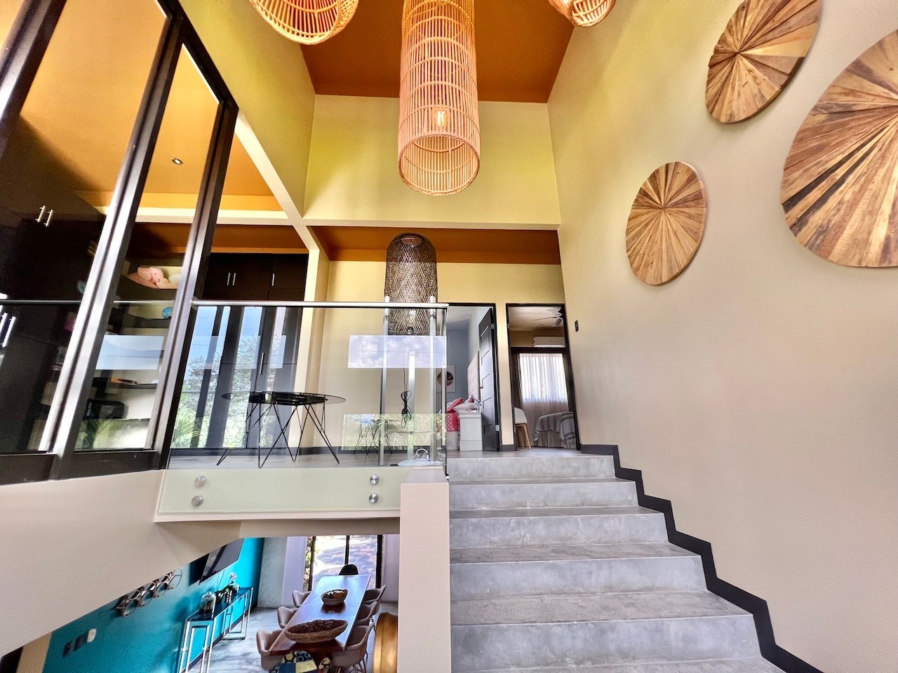 Luxurious Seven Bedroom Villa with Private Guesthouse — photo 15 of 19