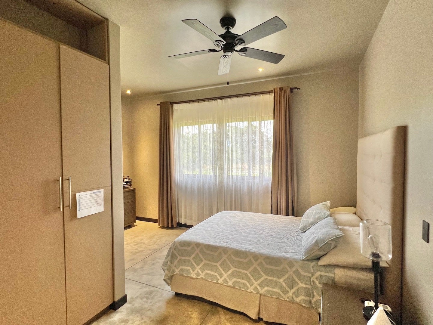 Luxurious Seven Bedroom Villa with Private Guesthouse — photo 19 of 19