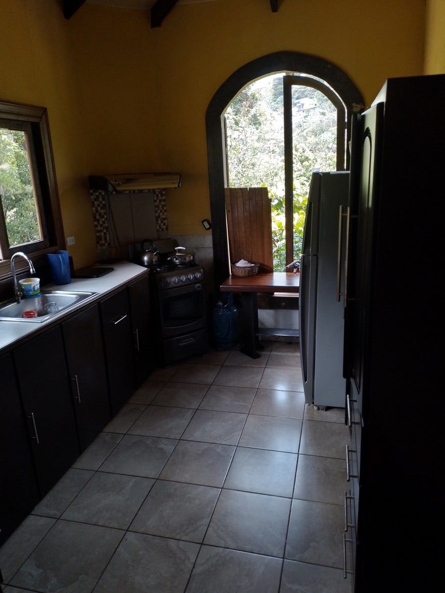 Private 3br House with Pool, Minutes from Town — photo 15 of 17