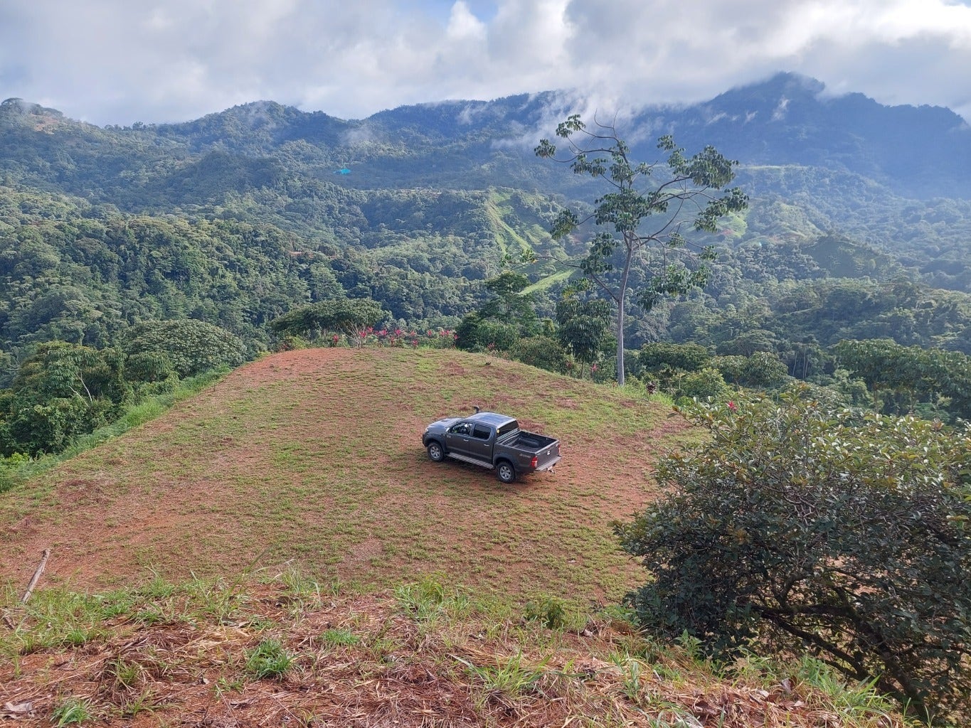Tres Rios Private 5 Acre Ocean and Mountain View Lot — photo 3 of 10