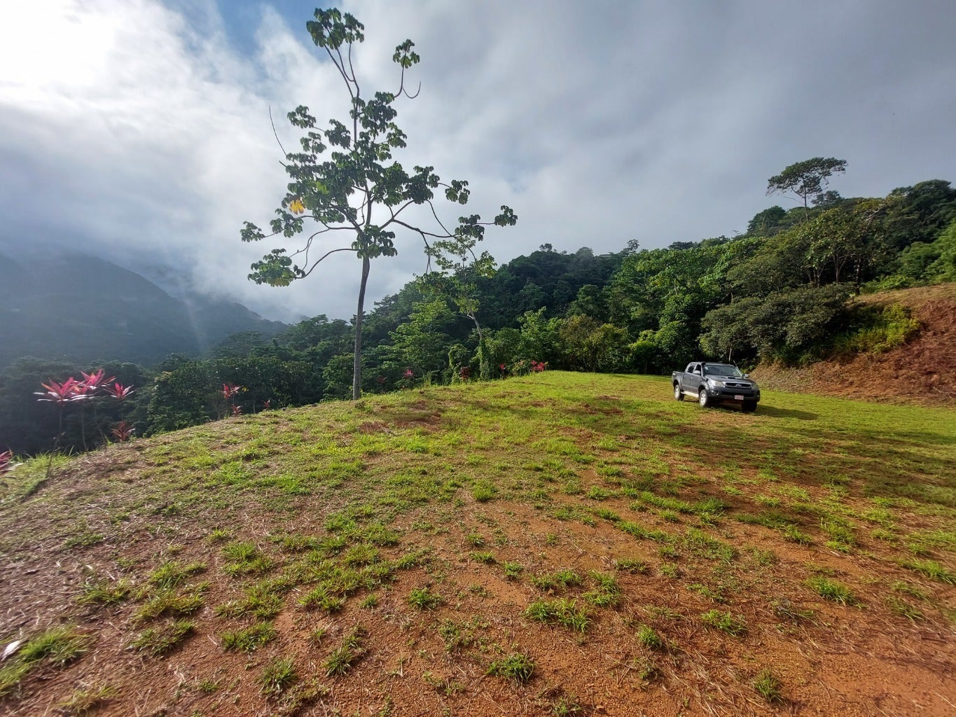Tres Rios Private 5 Acre Ocean and Mountain View Lot — photo 5 of 10